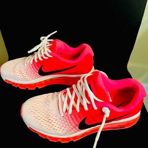 Nike Air Max Size 7.5